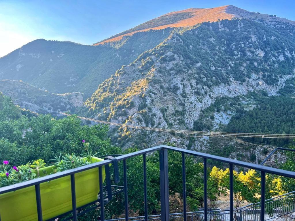 La Casa Dei Panorami Bed & Breakfast Castelsaraceno ภายนอก รูปภาพ